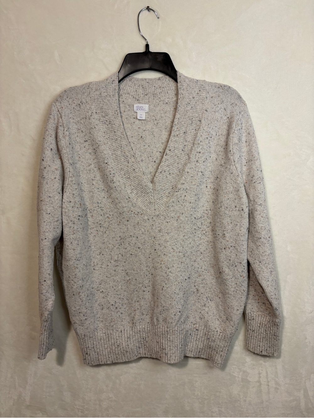 stars above Cream Speckled V-Neck Sweater Women’s Medium